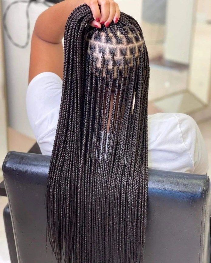 Mid-back Knotless braids